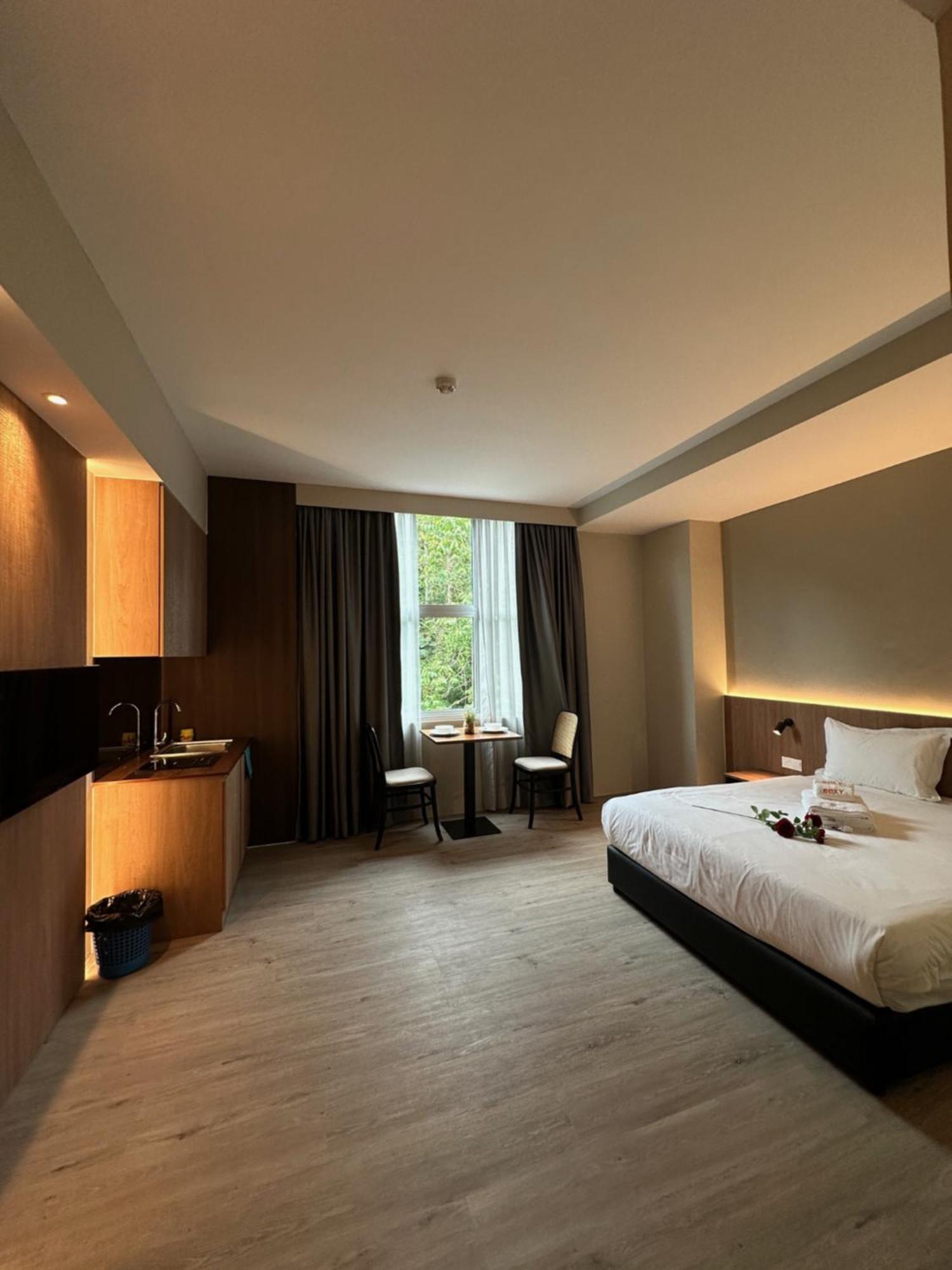 Roxy Hotel Aiman Кучинг Экстерьер фото